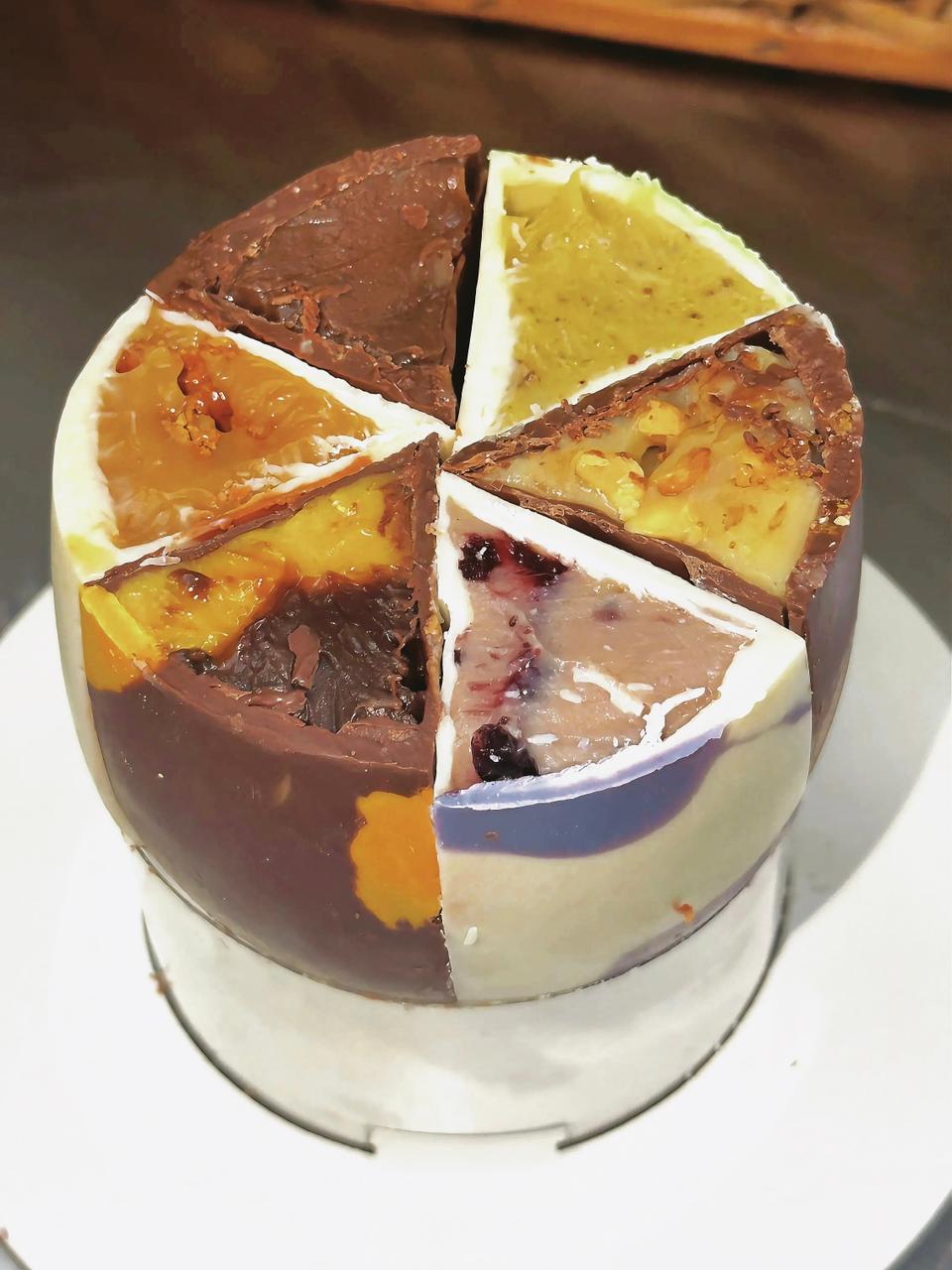 Ovo de Páscoa de 6 fatias com sabores diferentes